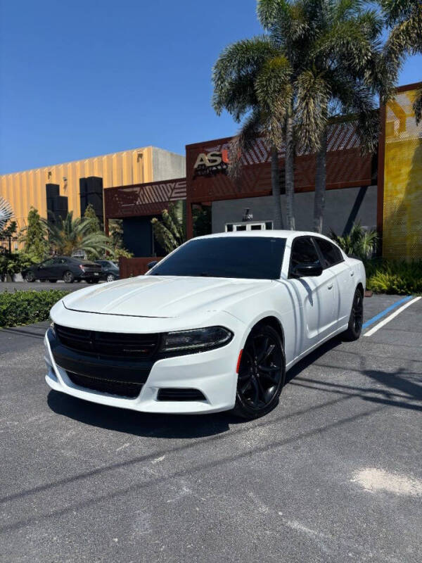 2018 Dodge Charger SXT's photo