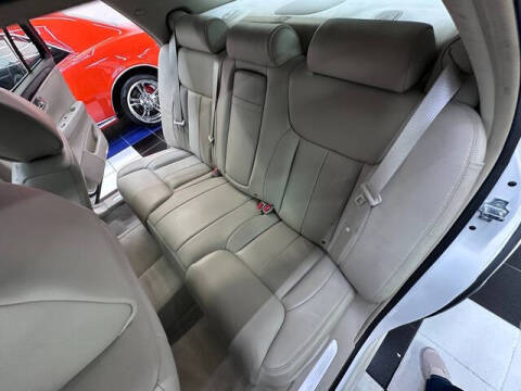 2011 Cadillac DTS Luxury Collection