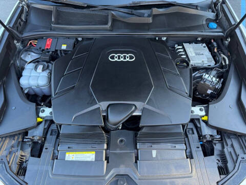 2019 Audi Q8 quattro Premium Plus 55 TFSI