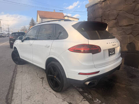 2017 Porsche Cayenne Platinum Edition