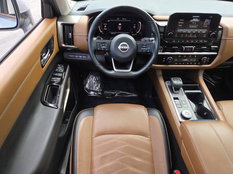 2023 Nissan Pathfinder Platinum