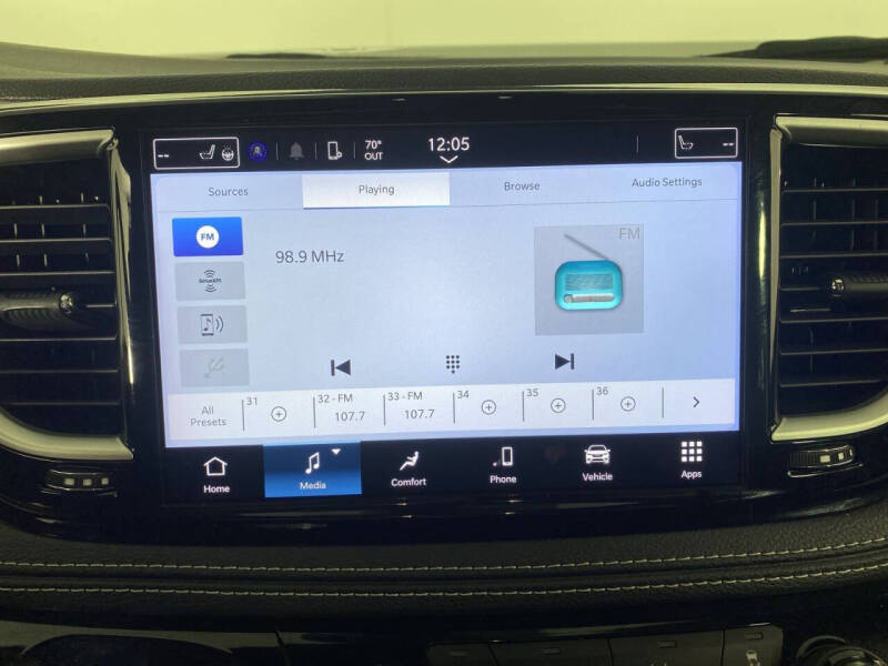 2024 Chrysler Pacifica Touring