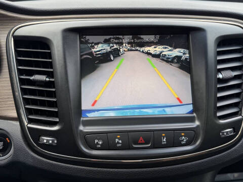 2017 Chrysler 200 C Platinum