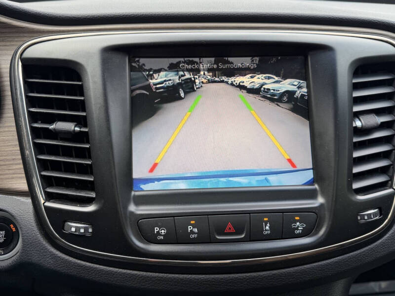 2017 Chrysler 200 C Platinum