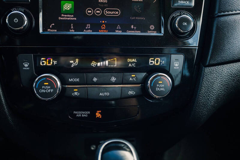 2020 Nissan Rogue SV