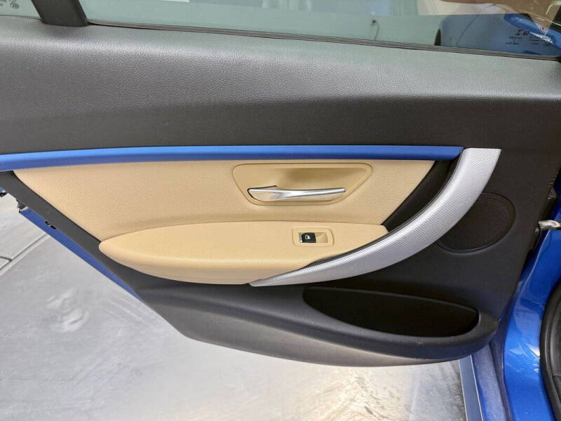 2017 BMW 3 Series 330i xDrive