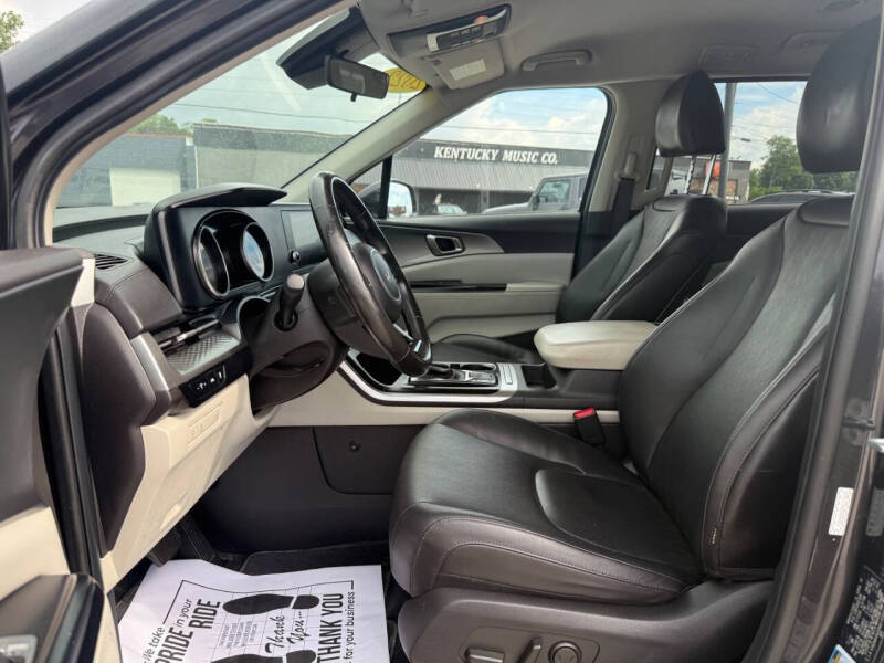 2022 Kia Carnival LX