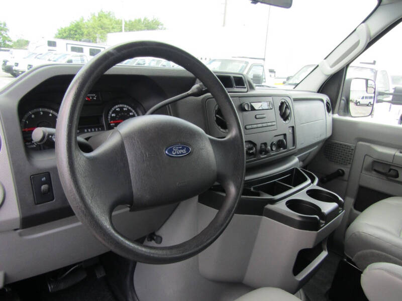 2012 Ford E-Series E-350 SD XLT