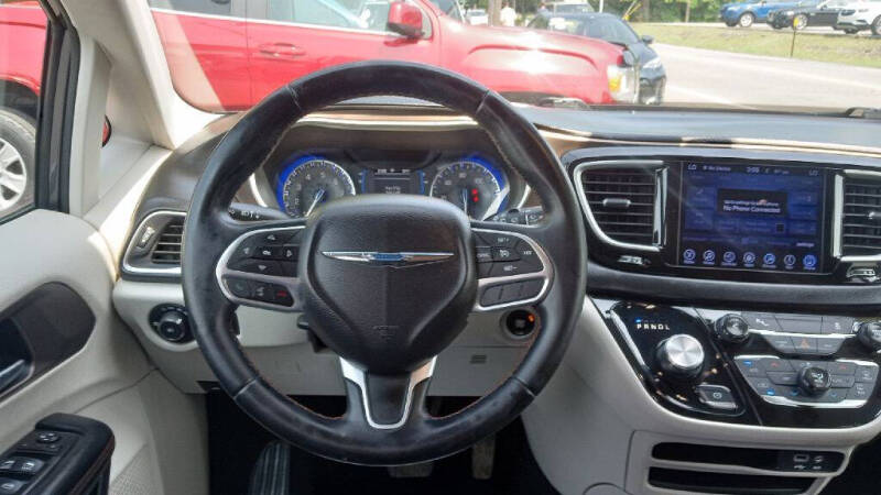 2017 Chrysler Pacifica Touring-L