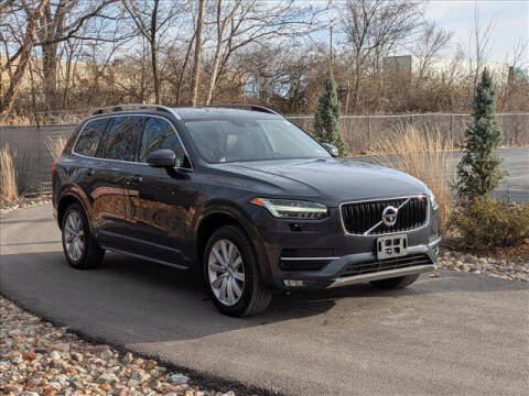 2016 Volvo XC90 T6 Momentum