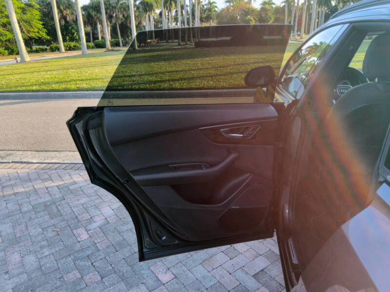 2019 Audi Q8 quattro Prestige 55 TFSI