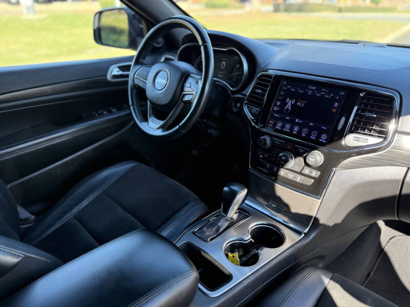 2020 Jeep Grand Cherokee Laredo