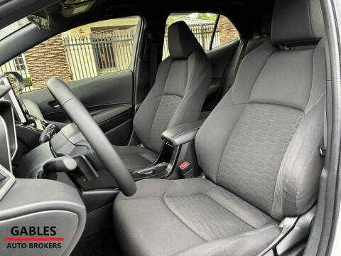 2025 Toyota Corolla Hatchback SE