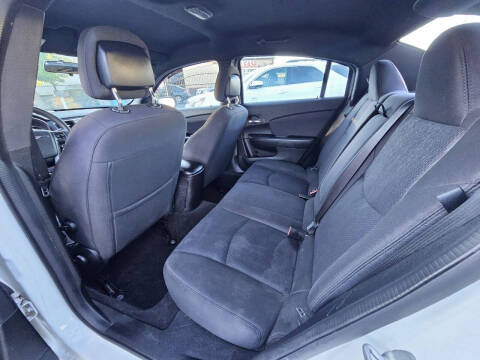 2013 Chrysler 200 LX