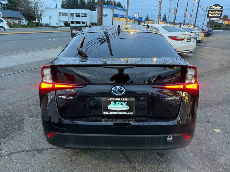 2020 Toyota Prius XLE