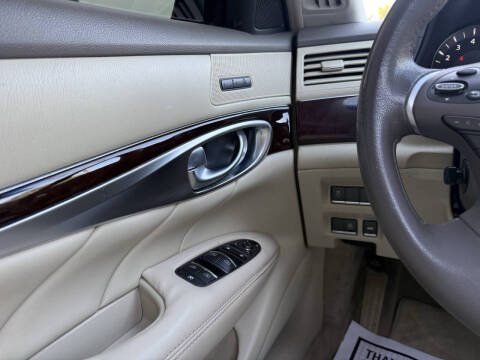 2012 Infiniti M37