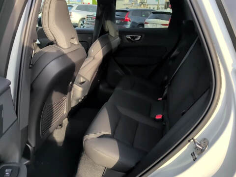 2026 Volvo XC60 B5 Core