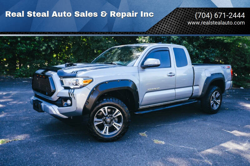 2017 Toyota Tacoma TRD Sport's photo