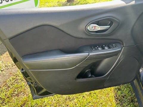 2016 Jeep Cherokee Sport