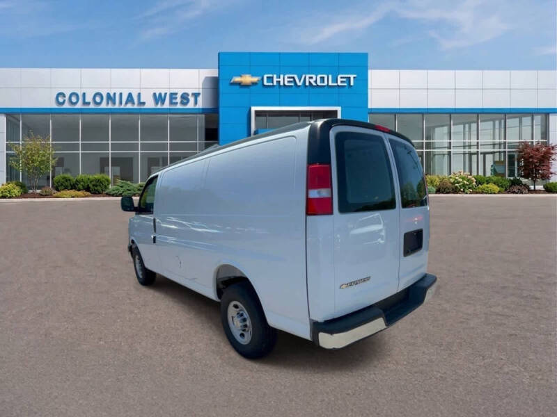 2025 Chevrolet Express 2500