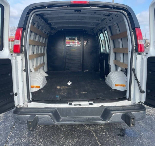 2022 Chevrolet Express 2500