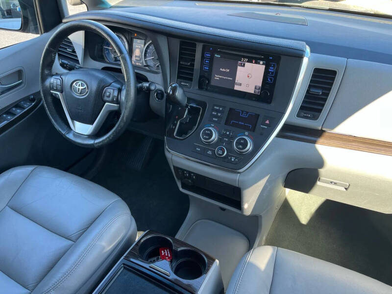 2017 Toyota Sienna