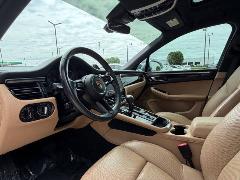2022 Porsche Macan