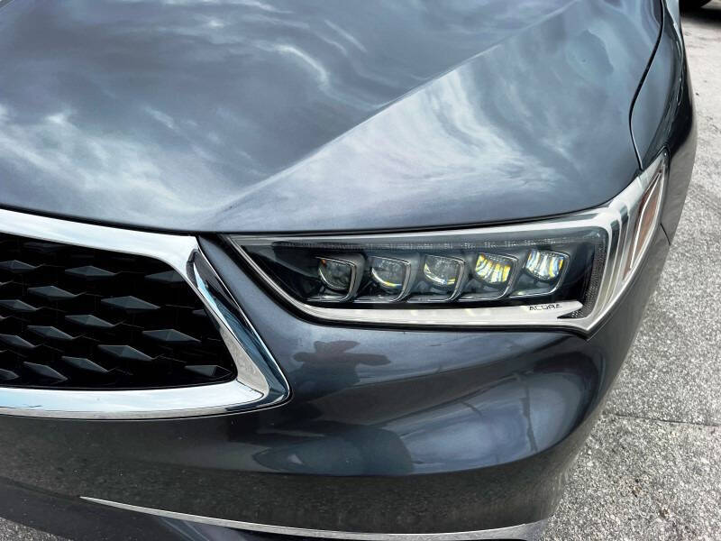 2018 Acura TLX Base photo 10