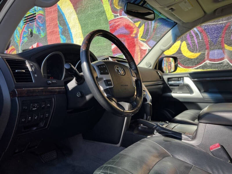 2013 Toyota Land Cruiser