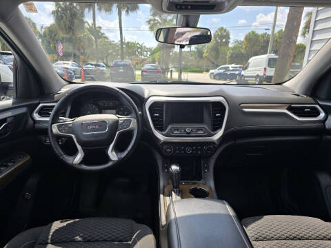 2017 GMC Acadia SLE-2