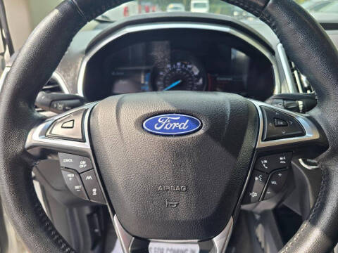 2020 Ford Edge Titanium