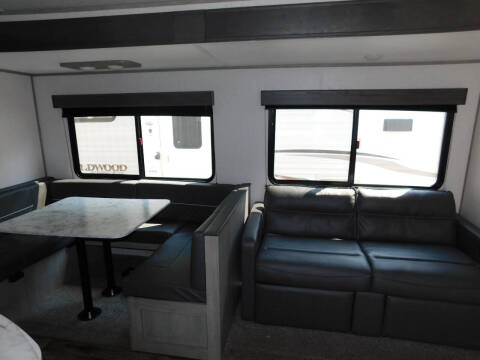 2023 Coleman Lantern 337 BH