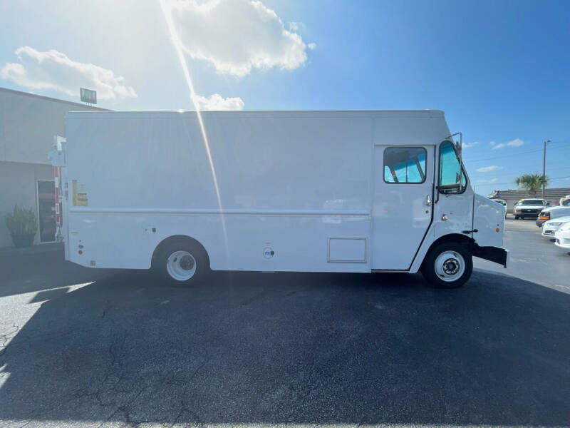 2017 Freightliner MT45 Chassis