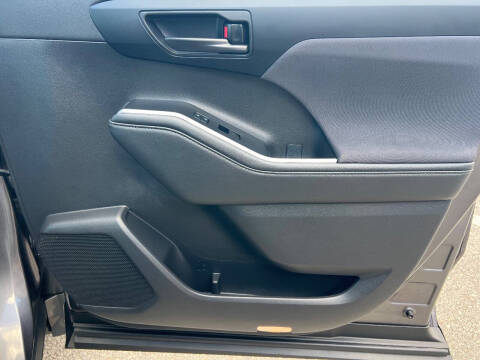 2021 Toyota Highlander LE