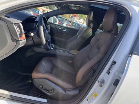 2024 Volvo V60 Cross Country B5 Plus