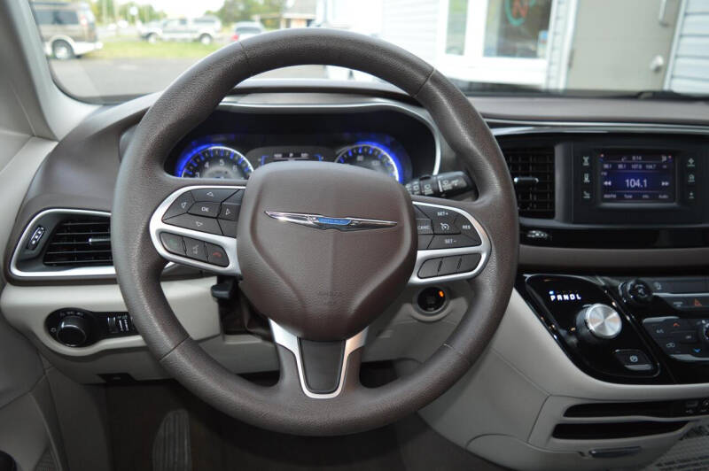 2017 Chrysler Pacifica LX