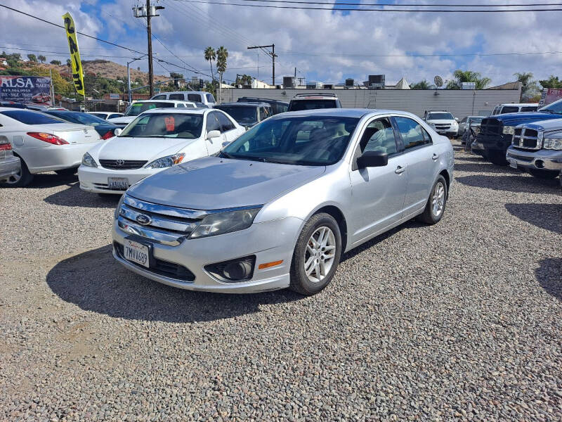 2012 Ford Fusion S photo 2