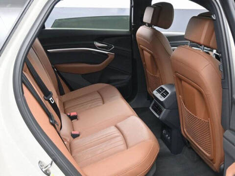 2019 Audi e-tron quattro Premium Plus