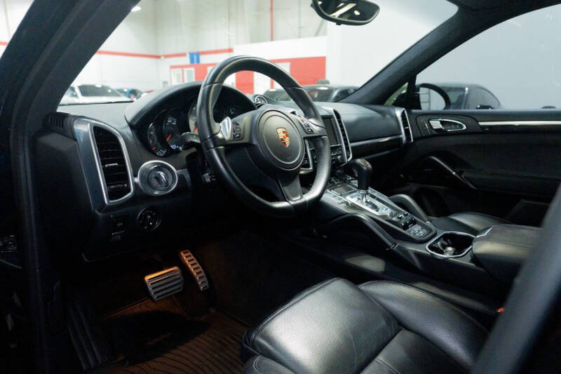 2014 Porsche Cayenne GTS