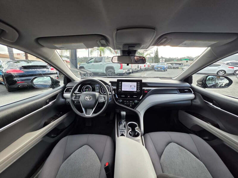 2023 Toyota Camry Hybrid LE