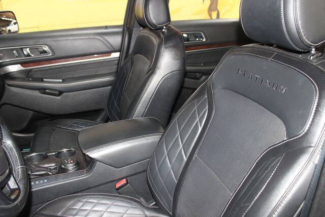 2017 Ford Explorer Platinum