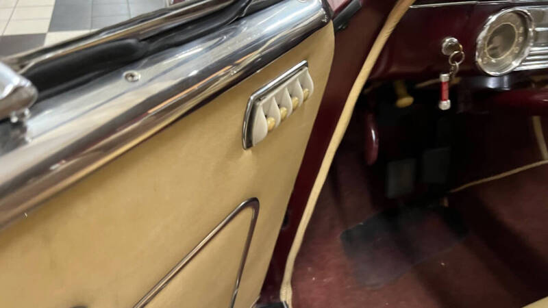 1948 Packard Victoria Super 8