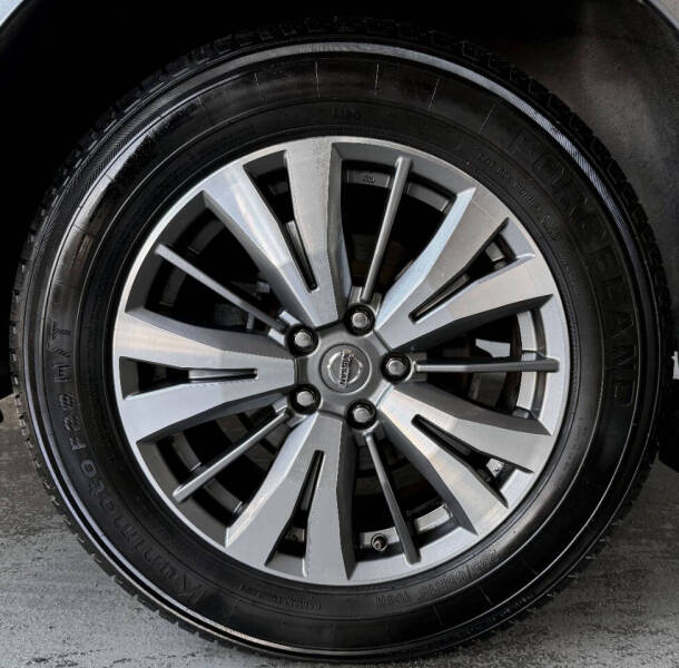 2020 Nissan Pathfinder SV