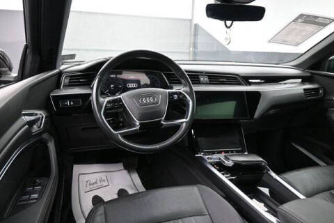 2022 Audi e-tron quattro Premium Plus