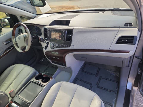 2012 Toyota Sienna Limited 7-Passenger