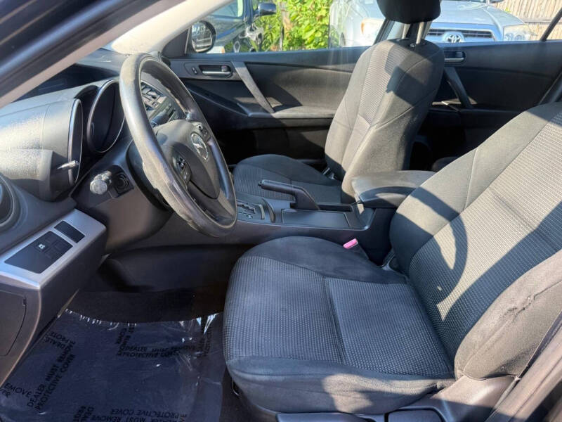 2013 Mazda MAZDA3 i Sport
