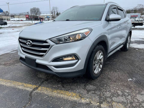 2018 Hyundai Tucson for sale at ROADSTAR MOTORS in Liberty Township OH