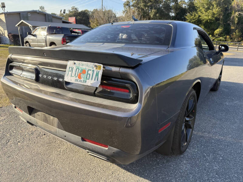 2017 Dodge Challenger SXT Plus