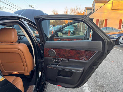 2016 Jaguar XJ R-Sport