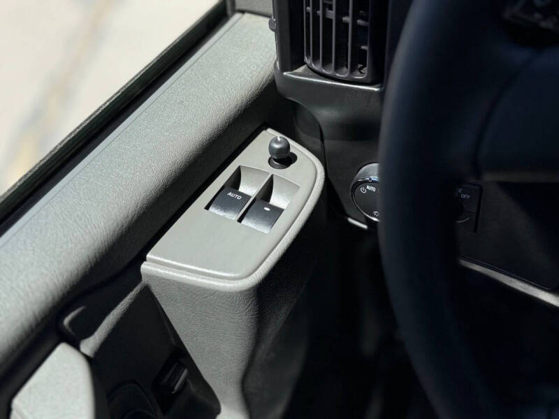 2023 Chevrolet Express 2500